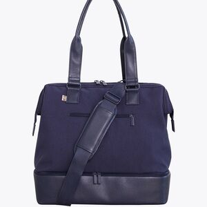 Beis mini weekender bag. Basically brand new. Used once